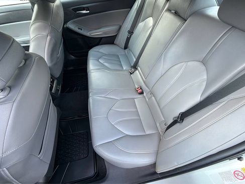 Used 2019 Toyota Avalon XLE w/ Moonroof Package FWD image 10