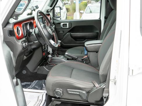 Used 2019 Jeep Wrangler Unlimited Rubicon w/ Dual Top Group image 18