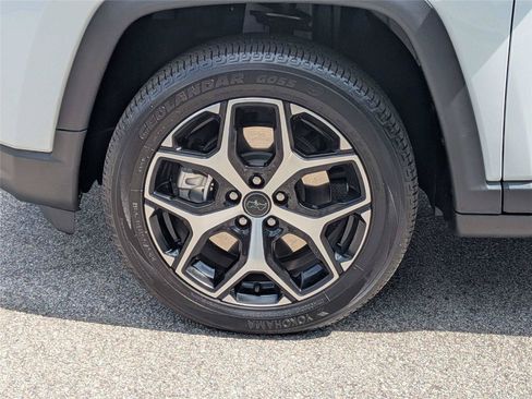 Certified 2025 Jeep Compass Limited AWD/4WD image 14