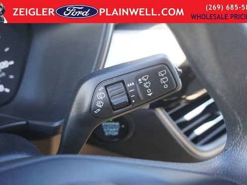 Used 2022 Ford Escape SE image 25