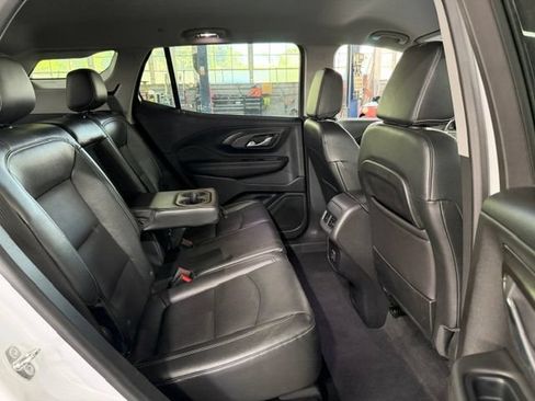 Used 2023 GMC Terrain SLT AWD/4WD image 9