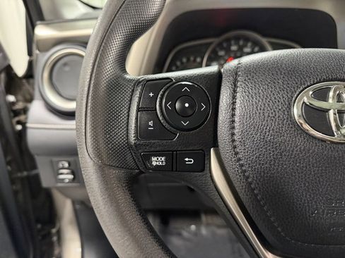 Used 2015 Toyota RAV4 XLE image 17