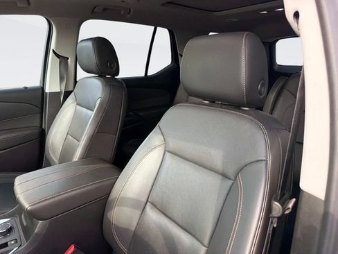 Used 2021 Chevrolet Traverse Premier w/ Redline Edition AWD/4WD image 25