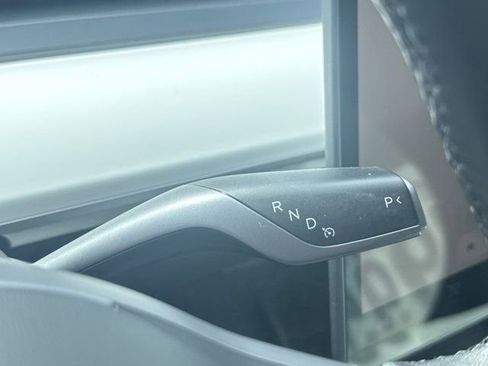 Used 2022 Tesla Model Y Performance image 30