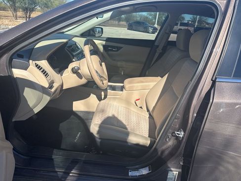 Used 2016 Nissan Altima 2.5 SV image 10