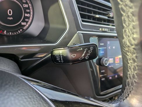 Used 2018 Volkswagen Tiguan SEL Premium FWD image 30