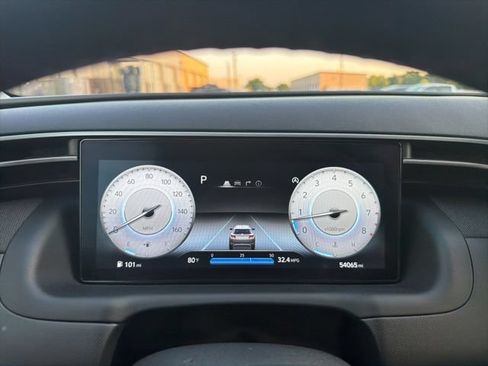 Used 2023 Hyundai Tucson Limited FWD image 12
