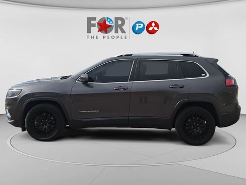 Used 2019 Jeep Cherokee Limited FWD image 2