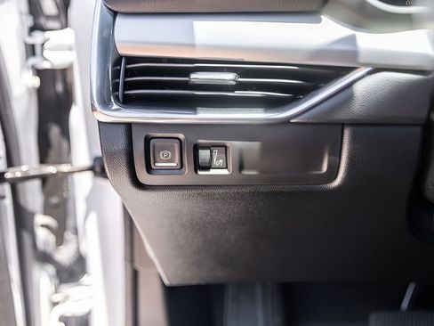 Used 2020 Cadillac XT4 Premium Luxury w/ Cold Weather Package FWD image 15
