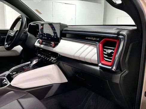 Used 2023 GMC Canyon AT4X image 19