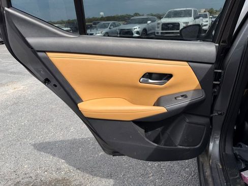 Used 2023 Nissan Sentra SV w/ SV Premium Package image 16