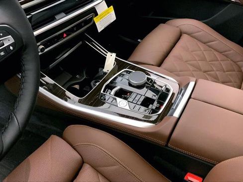 New 2026 BMW X5 xDrive50e image 6