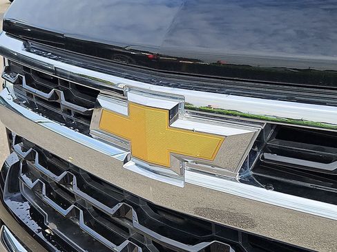 Used 2023 Chevrolet Silverado 1500 LT AWD/4WD image 35