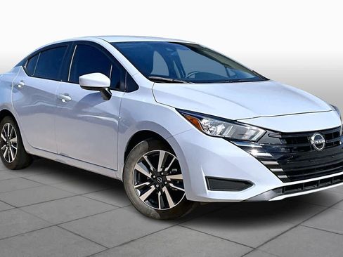 Used 2024 Nissan Versa SV w/ Electronics Package image 2