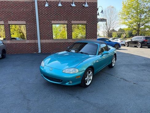 Used 2003 MAZDA MX-5 Miata RWD image 3