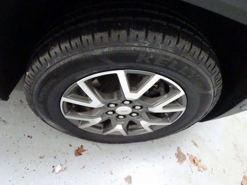 Used 2021 GMC Acadia SLE w/ Driver Convenience Package image 30