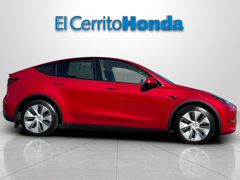 Used 2022 Tesla Model Y Long Range AWD/4WD image 2