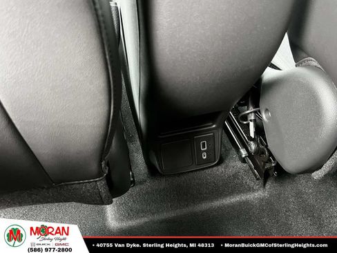 Certified 2025 Buick Encore GX Preferred FWD image 12