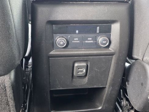 Used 2019 Chevrolet Traverse LS FWD image 18