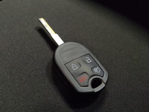 Used 2018 Ford Focus SE image 32