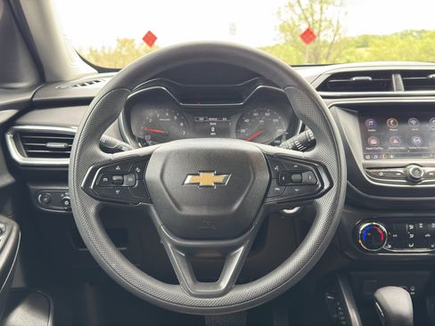 Used 2023 Chevrolet TrailBlazer LT FWD image 28