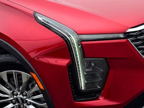 Used 2024 Cadillac XT4 Premium Luxury image 32