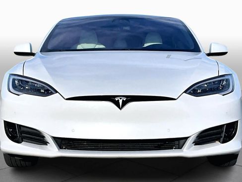 Used 2018 Tesla Model S 75D image 3