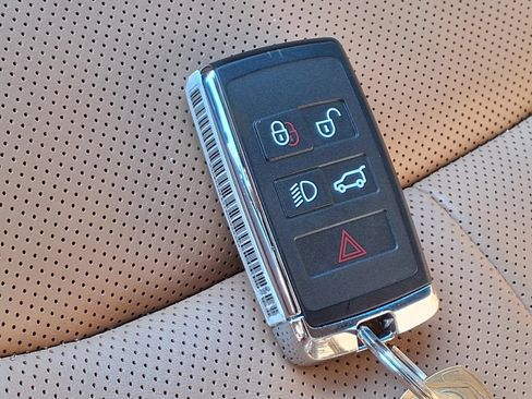 Used 2022 Land Rover Range Rover Long Wheelbase SE AWD/4WD image 27