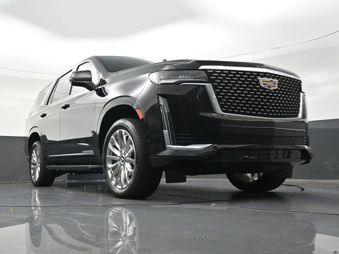 Used 2023 Cadillac Escalade Premium Luxury RWD image 34