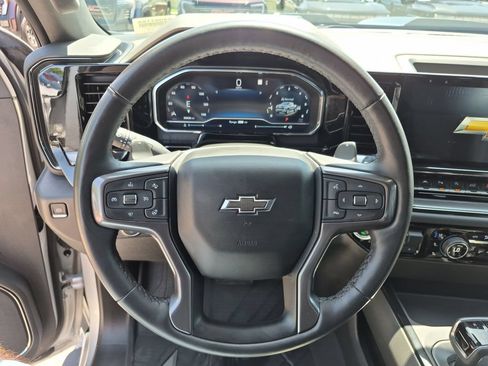 Used 2022 Chevrolet Silverado 1500 ZR2 w/ Technology Package AWD/4WD image 25