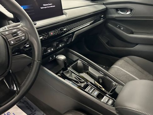 Used 2023 Honda Accord Sport image 11