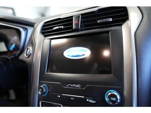Used 2020 Ford Fusion SE FWD image 20