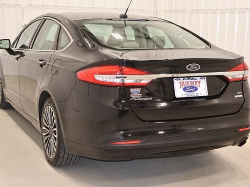 Certified 2017 Ford Fusion SE w/ Fusion SE Technology Package image 8
