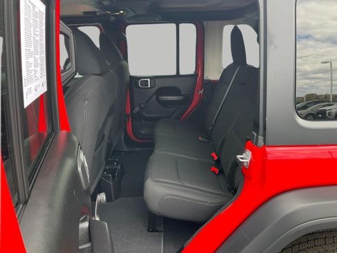 Used 2019 Jeep Wrangler Unlimited Sport AWD/4WD image 23
