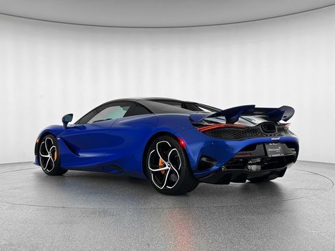 Used 2024 McLaren 750S Spider RWD image 2