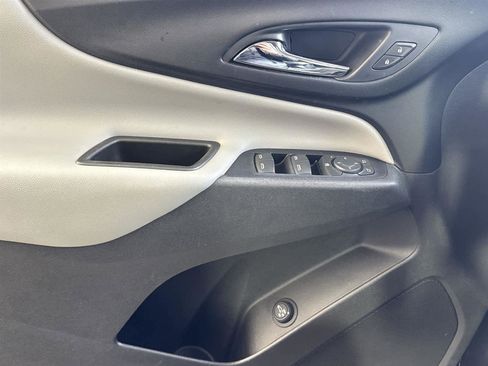 Used 2018 Chevrolet Equinox LT image 22