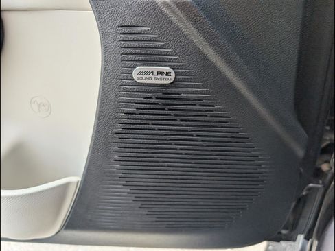 Used 2016 Dodge Challenger R/T Plus image 20