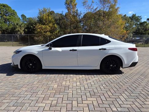 Certified 2025 Toyota Camry SE image 8