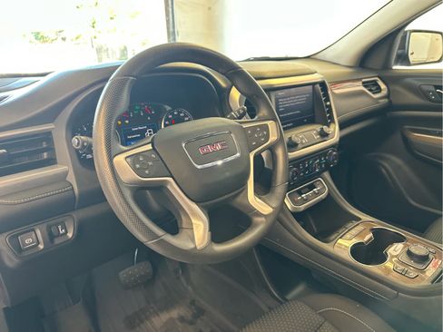 Used 2023 GMC Acadia SLE w/ Driver Convenience Package image 14