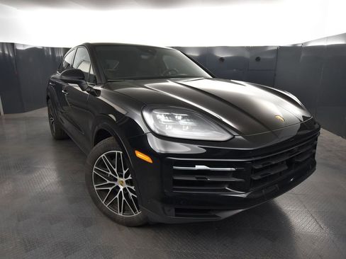 Used 2024 Porsche Cayenne Coupe AWD/4WD image 9