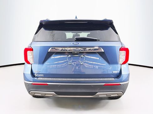 Used 2020 Ford Explorer XLT w/ Equipment Group 202A image 7