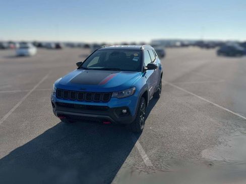 New 2026 Jeep Compass Trailhawk image 3