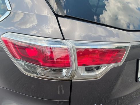 Used 2016 Toyota Highlander XLE AWD/4WD image 44