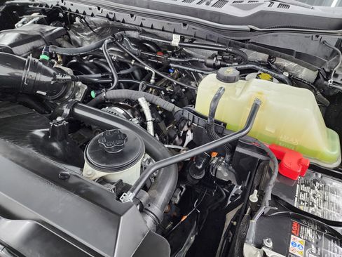 Used 2023 Ford F250 Lariat w/ Sport Appearance Package image 19