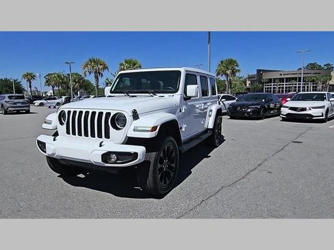 Used 2023 Jeep Wrangler Unlimited Sahara AWD/4WD image 33