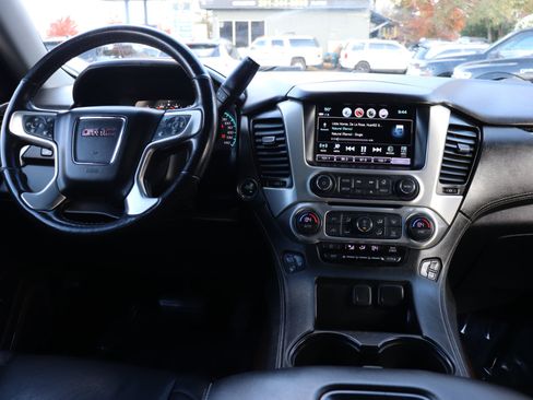 Used 2017 GMC Yukon XL SLT image 19