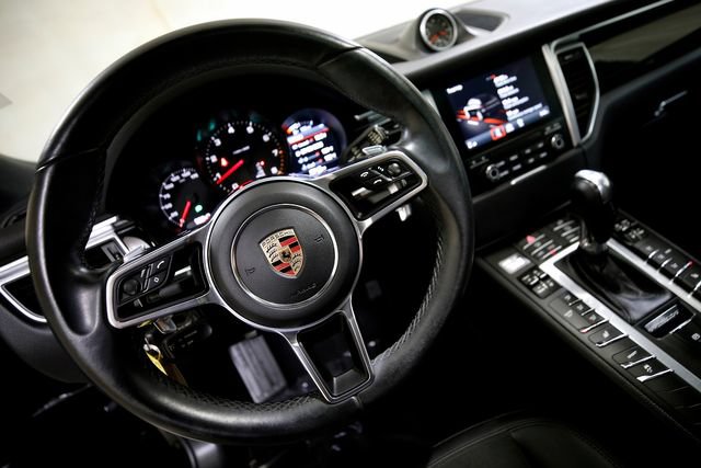 Used 2017 Porsche Macan AWD/4WD image 7