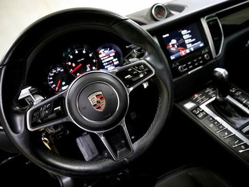 Used 2017 Porsche Macan AWD/4WD image 7