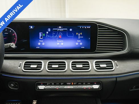 Used 2024 Mercedes-Benz GLS 450 4MATIC image 43