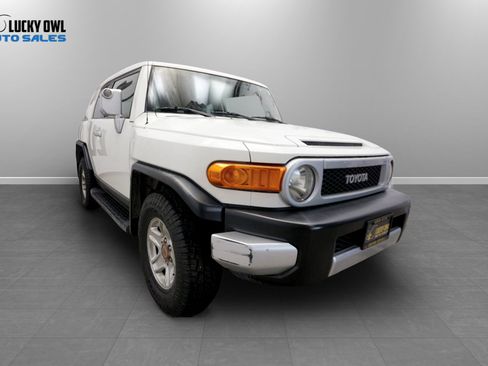 Used 2010 Toyota FJ Cruiser 2WD image 25